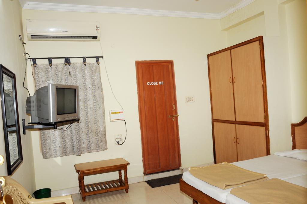 Hotel Agarala Residency Тірупаті Номер фото
